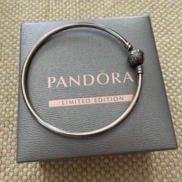 Pandora snowflake bangle - Picture 1 of 1